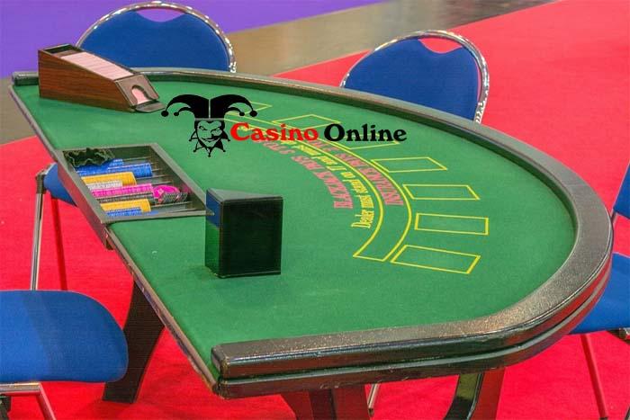 Tải game đánh bài online cực chất thưởng lớn mỗi ngày cho game thủ